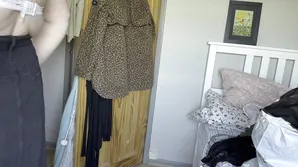 She arranged a surprise for her boyfriend and made him a sexy video