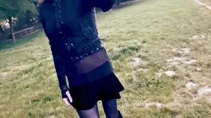 A stunning star seduces a banal background actor to have sex