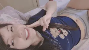 Okay babe Stand on the bed and spread your legs